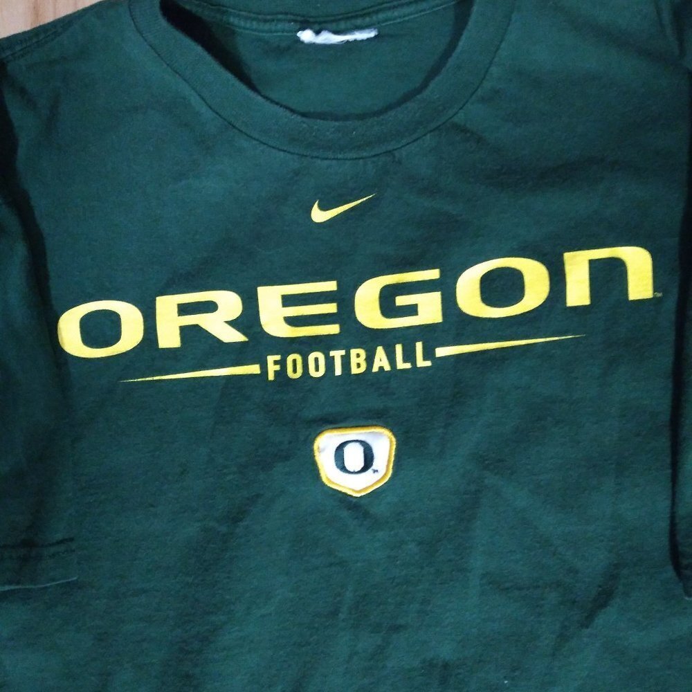 Vintage Nike Center Swoosh Oregon Ducks Football Logo T-Shirt